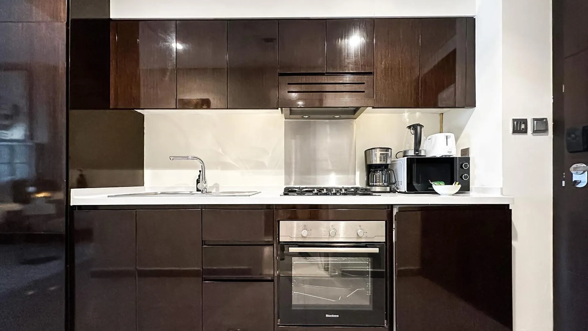 Unparalleled Splendor - Luxe Studio In Business Bay 두바이 0*,  아랍에미리트