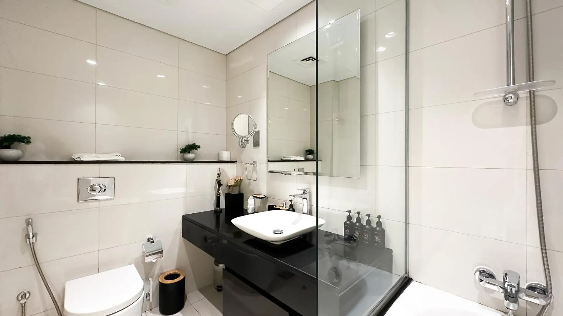 Unparalleled Splendor - Luxe Studio In Business Bay Dubai